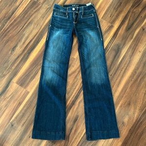 Women’s Ariat trousers. Size 25L